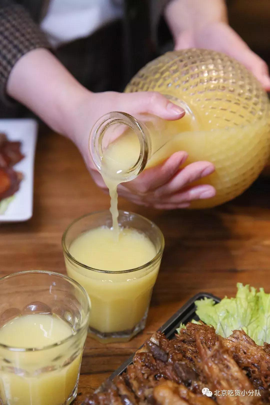 小奶桶烤肉，坐帐篷里吃