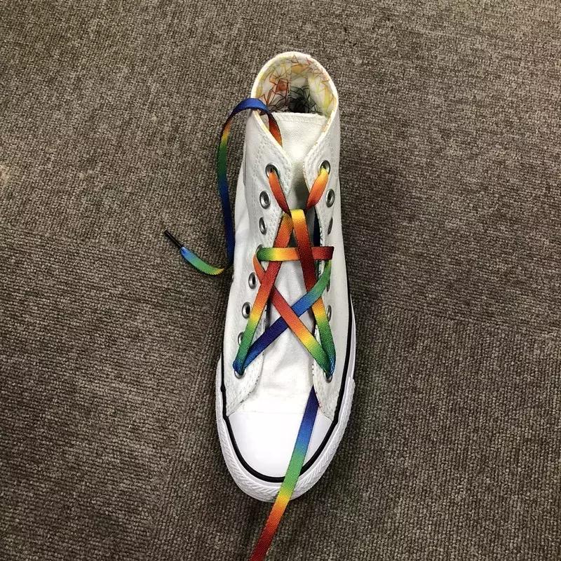 休闲鞋系鞋带方法简单又好看,今年最流行黑鞋系鞋带方法