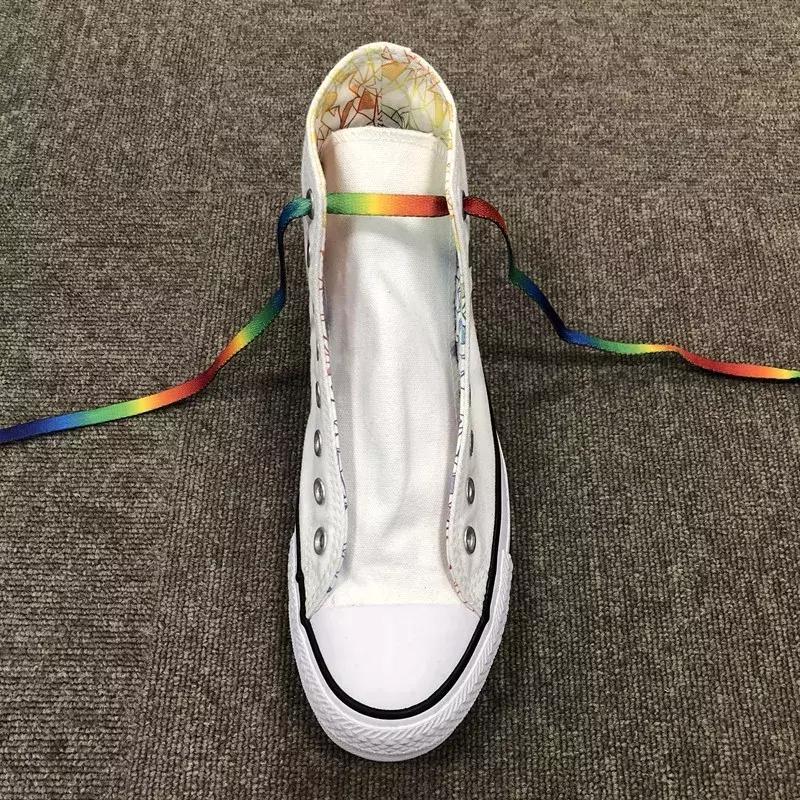 休闲鞋系鞋带方法简单又好看,今年最流行黑鞋系鞋带方法