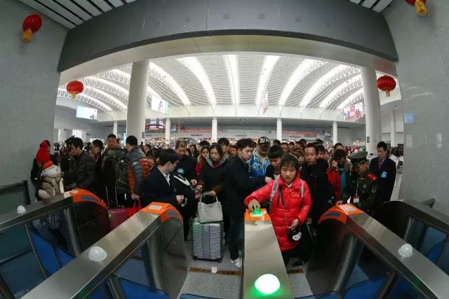 坐火车需要注意什么最新视频,坐火车小贴士的视频