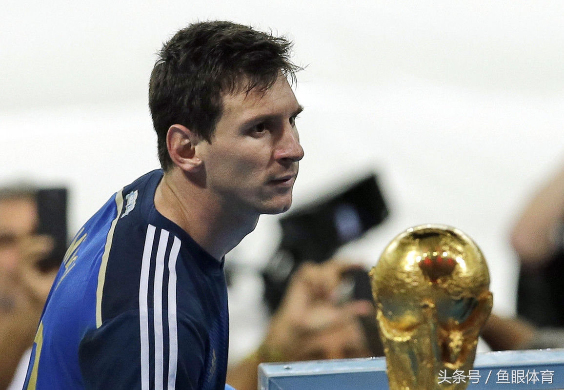 群星闪耀时足球明星,2018足坛十大巨星排名