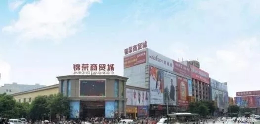 郑州服装尾货批发哪里最便宜,郑州服装批发市场一手货源套装