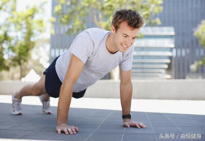 肩部受限的调整方法,一个动作改善肩部所有问题