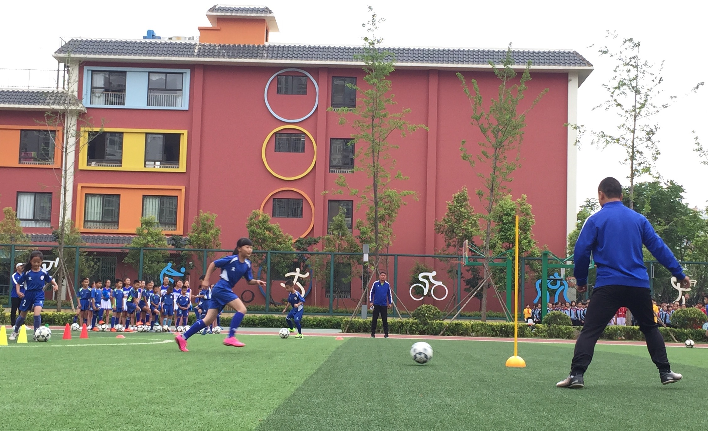 云波小学足球俱乐部,云波小学篮球