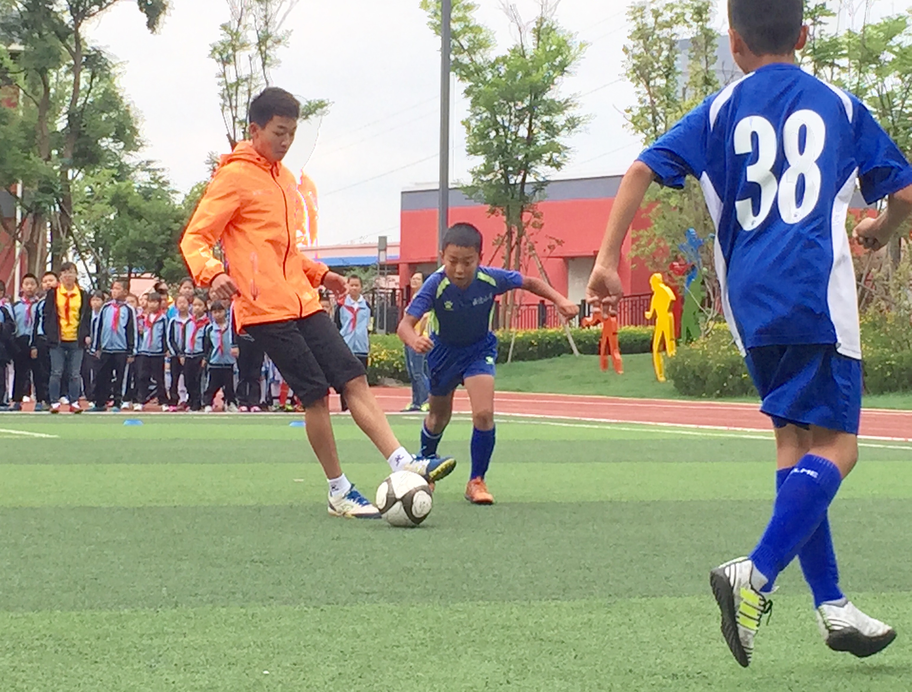 云波小学足球俱乐部,云波小学篮球