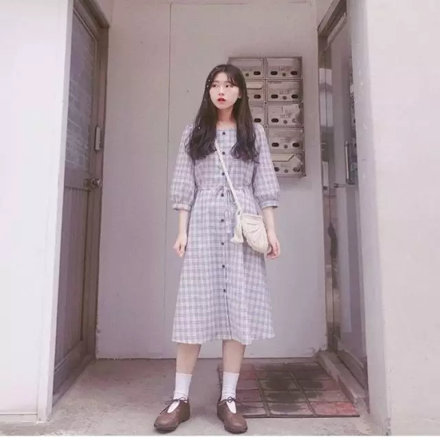 格纹元素撑起时尚,细格纹配条纹