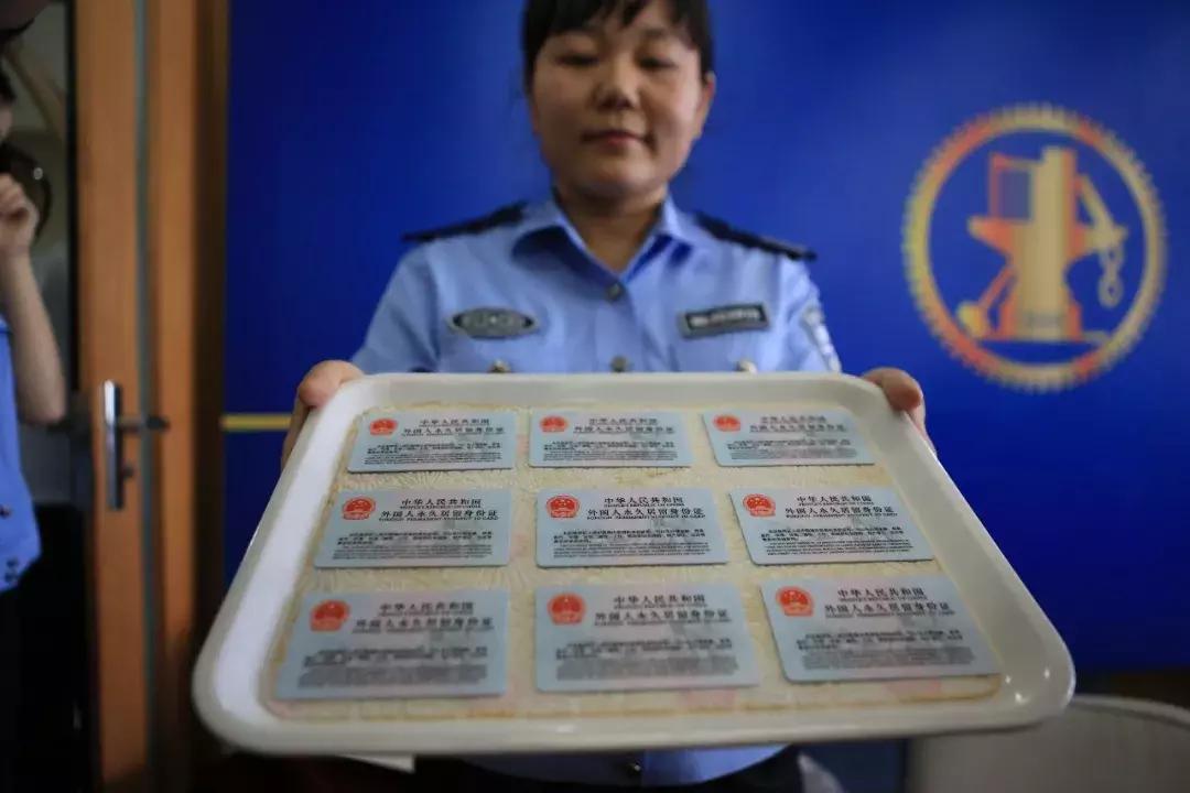 30多座城市玩命抢人,但这些地方就算茅台伺候,也要躲着走