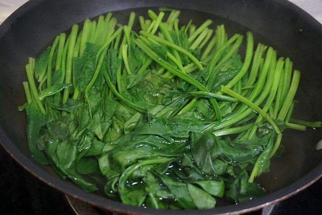 孕妇吃哪些菜补铁又补钙,什么菜是补钙的孕妇可以吃的