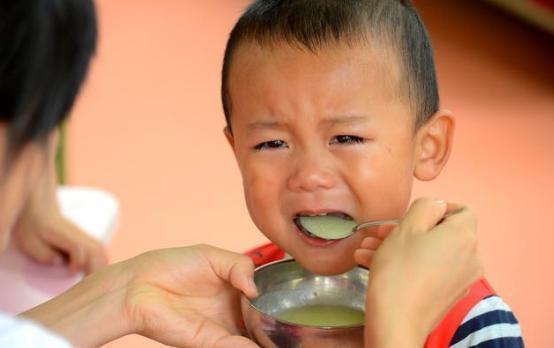 3岁宝宝突然肚子疼的撕心裂肺,3岁宝宝肚子疼的直打滚