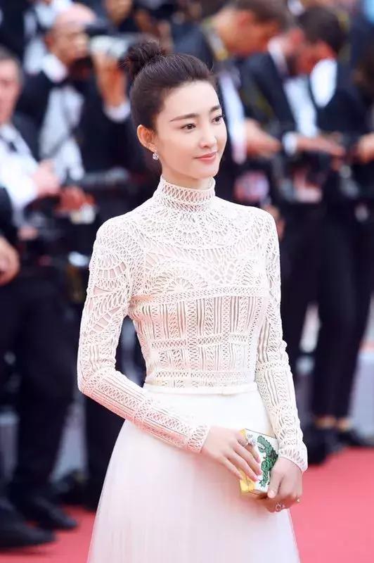 王丽坤戛纳红毯,王丽坤和李晨吻戏