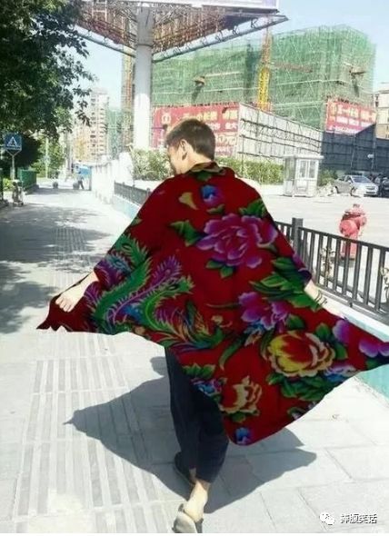 ps搞笑神图带原图的,ps大神脑洞大开p图太搞笑了