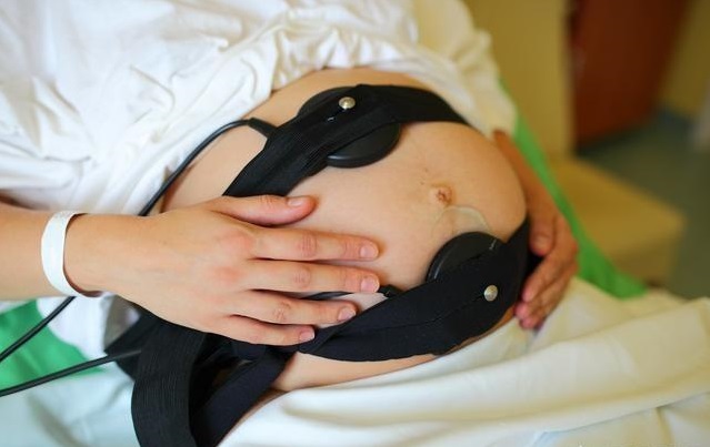 怎么判断胎儿缺氧还是正常胎动,怎么判断胎儿是胎动频繁还是缺氧