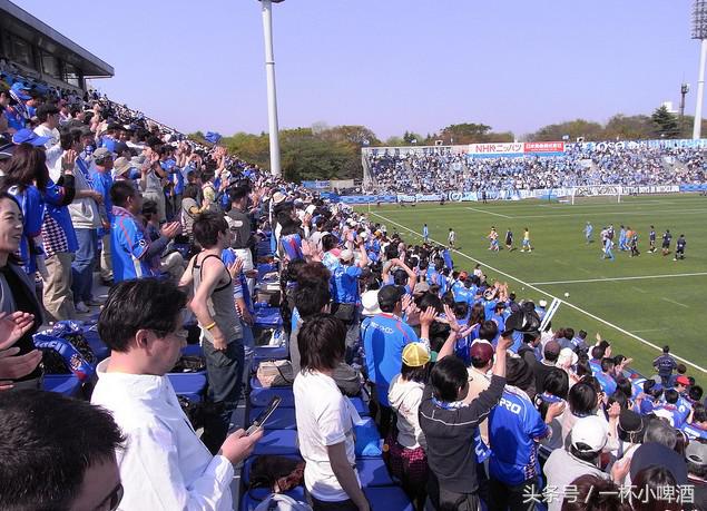 难以想象，日本第三级别联赛球场如此之漂亮！