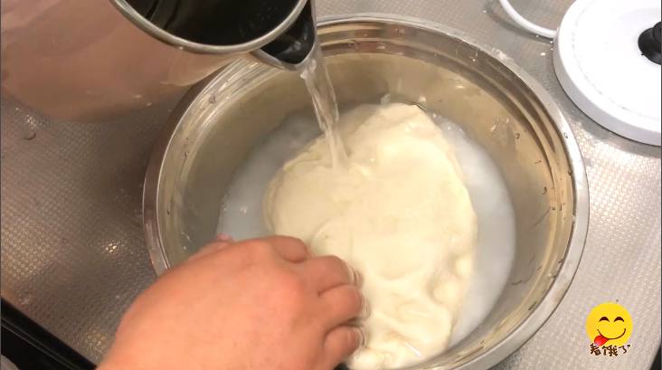 酿皮凉皮做法视频,酿凉皮的做法视频