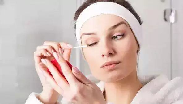 这些骗钱烂脸的玩意儿请原地爆炸！