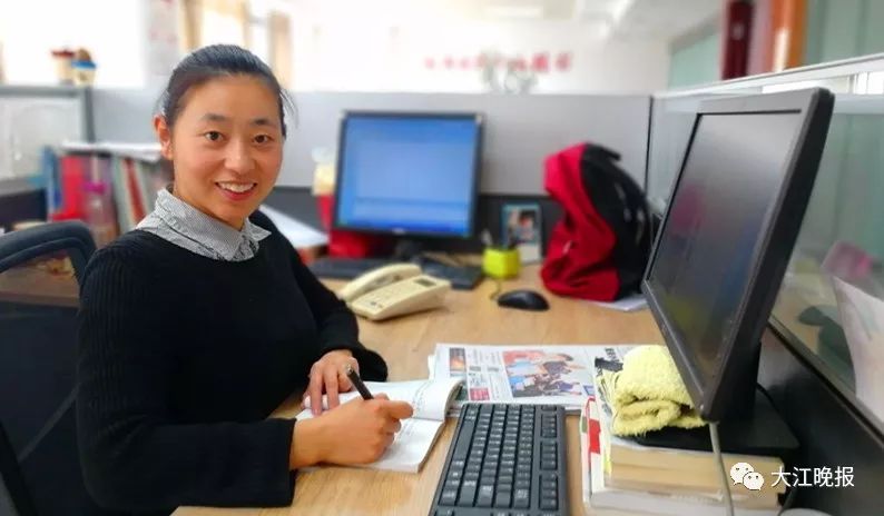 「3838110」太吓人！“斗大”的蜂窝悬在自家楼上