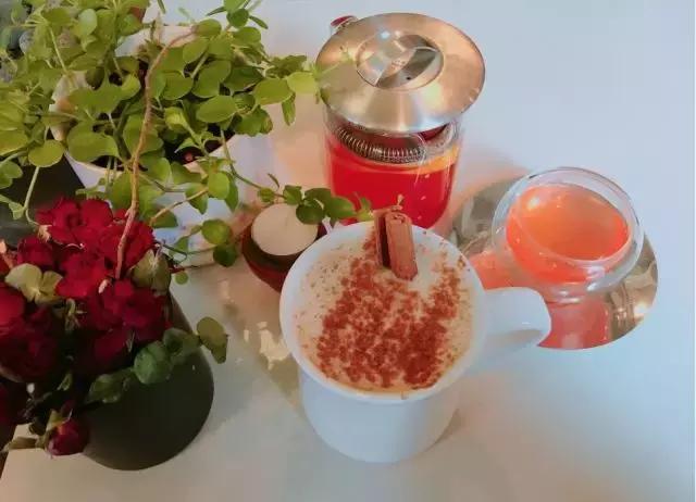 为喜欢自拍的小仙女打造的咖啡店！据说90%的韩国妹子都去打过卡