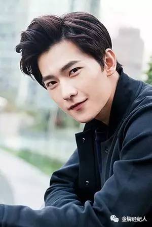 从腹黑助攻到绝对c位，施予斐如何步步“攻略”百变角色？