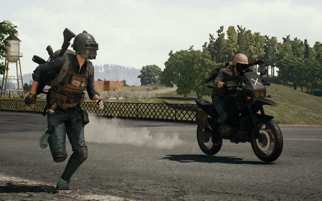 绝地求生：玩家吐槽98块钱买的游戏玩成9块8！蓝洞这差距太大了！