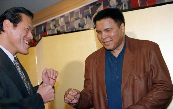 拳王阿里5场输给了谁,拳王阿里被李小龙打过吗