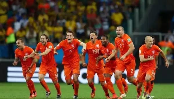 红色胡萝卜和橙色胡萝卜的区别,胡萝卜是橙色的胡萝卜吗