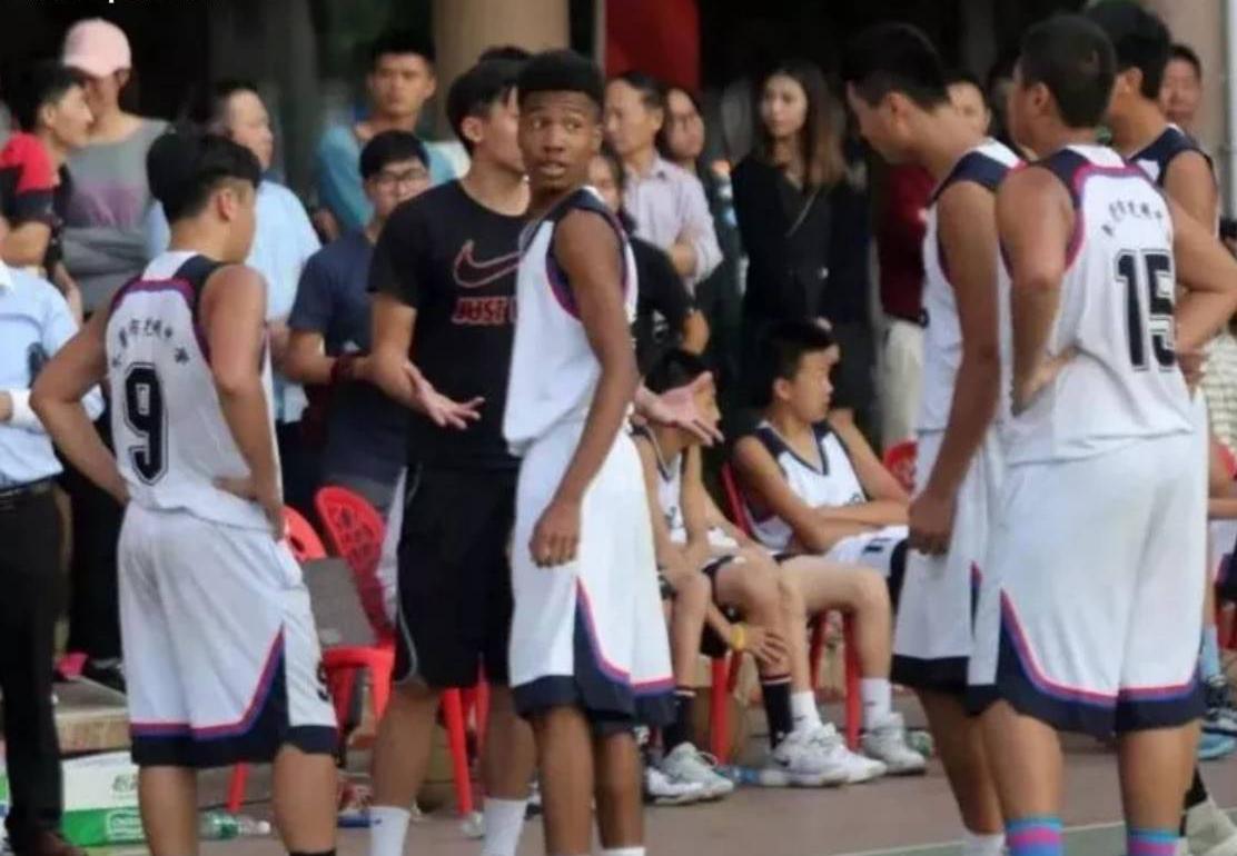 中非混血丘天,中非混血儿丘天