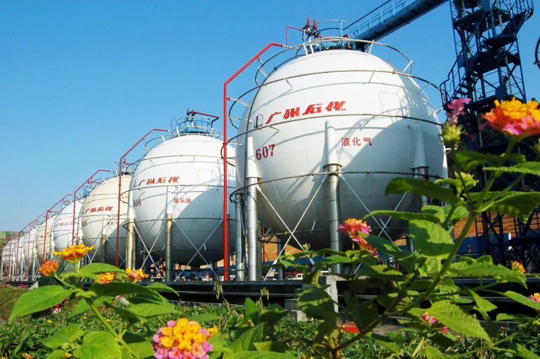 转型有高招｜这家老炼厂用了什么高科技？5架专业望远镜都看不到烟气排出