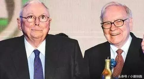 巴菲特对合伙人芒格的评价,巴菲特和芒格互怼视频