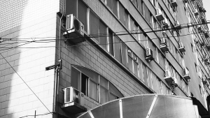 半夜家里有异响一开灯就没了,家里半夜进贼了会有什么异常吗