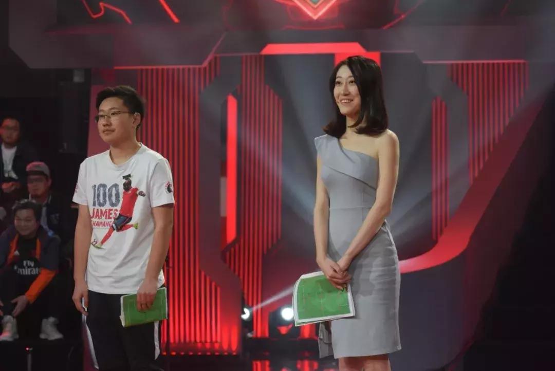 《足球解说大会》秒变“相亲”大会？CP颜值高花样多