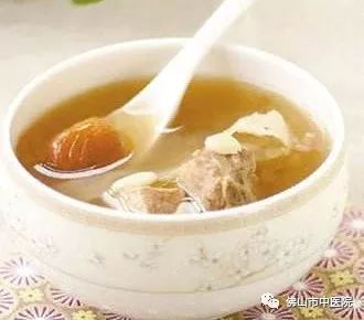 骨头受伤煲什么药材汤比较好,骨折药膳汤活血化瘀