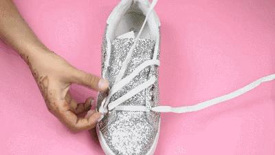 adidas贝壳头鞋带不打结系法,怎么鞋带不打结也不会松开篮球鞋