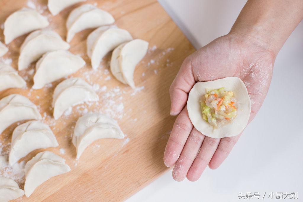现包饺子怎么下饺子不烂,包饺子菜水怎么解决