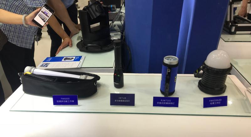 众星齐聚珠海航展,警博会新式装备