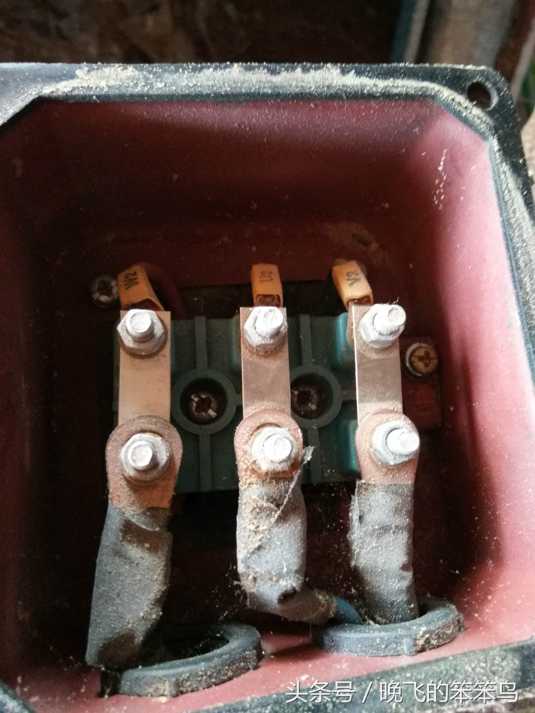 如何用万用表蜂鸣档检测电机好坏,万用表蜂鸣档怎么测三相电机好坏