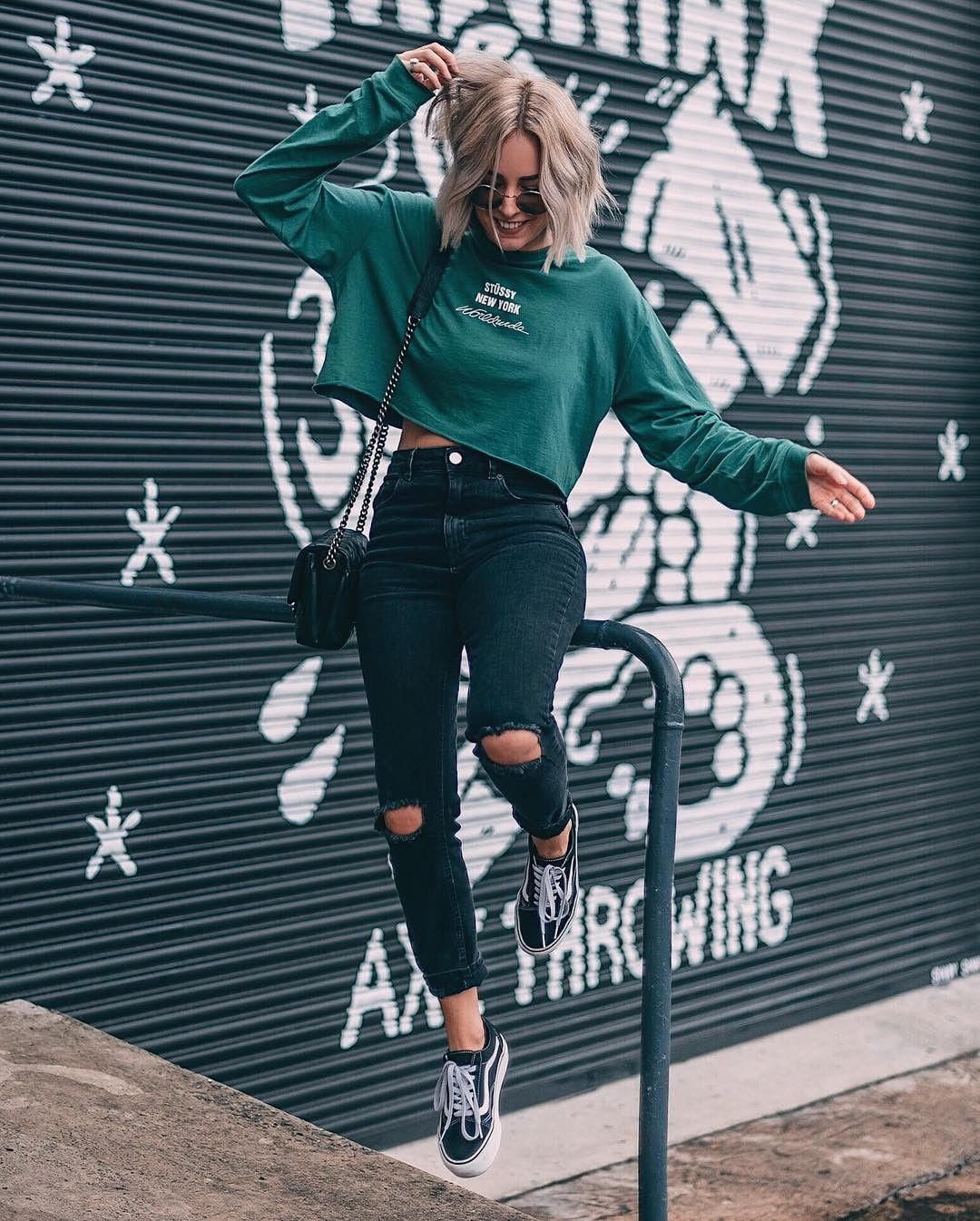 破洞牛仔裤的穿搭技巧,破洞牛仔裤的穿搭示范