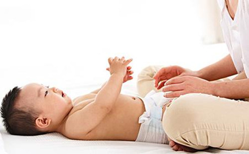 鸡宝宝老是摇头是什么情况,宝宝鸡的头偏在一边是什么原因