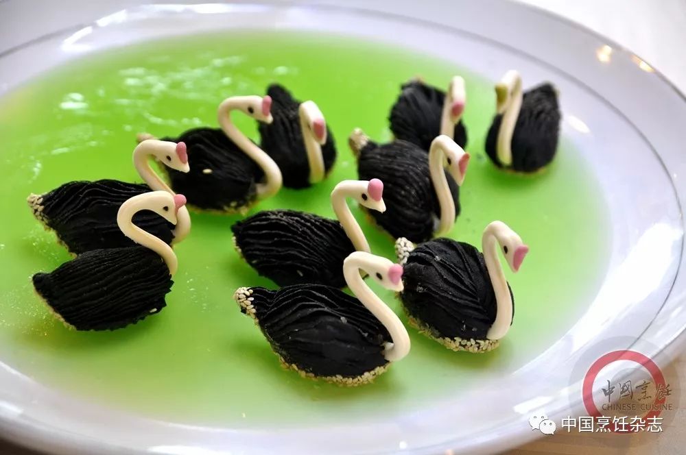 风柔雨润江南意｜冠顶饺、天鹅飞舞酥、赛场足球