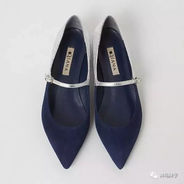 唐晶款英伦风圆头女鞋,唐晶同款鞋厚高跟鞋