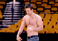 因性感胸肌，被黑粉称“甜心大胸”，美队凭什么成为复联老大？