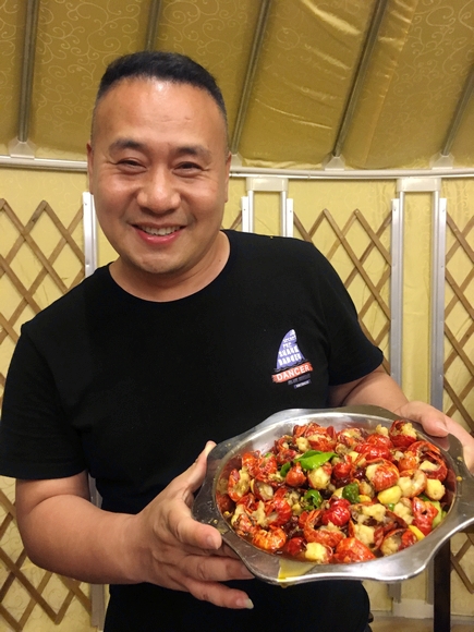 襄阳带鸡蛋的麻辣小龙虾,襄阳市中原西路懒人虾球