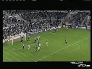 布冯几次入选最佳阵容,布冯的低级失误