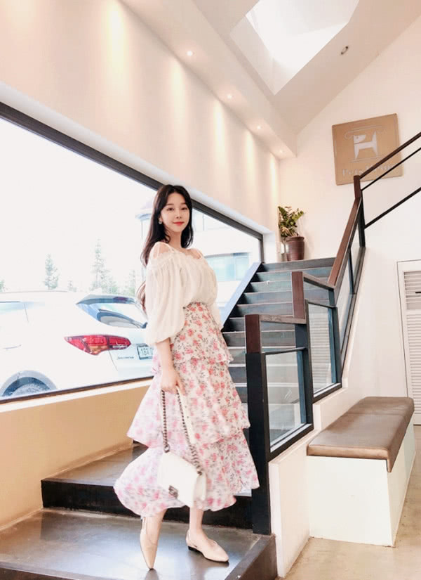 雪纺半身裙穿搭夏季,黑色雪纺半身裙穿搭夏季