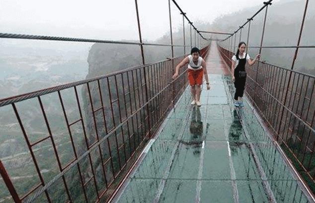 空中玻璃栈道真实感受,浙江玻璃栈道推荐