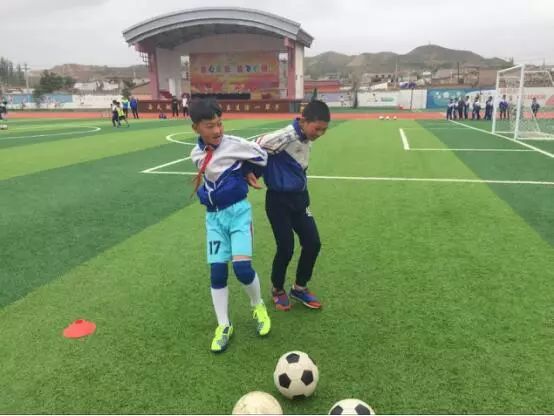 快乐足球伴我成长,快乐足球公益