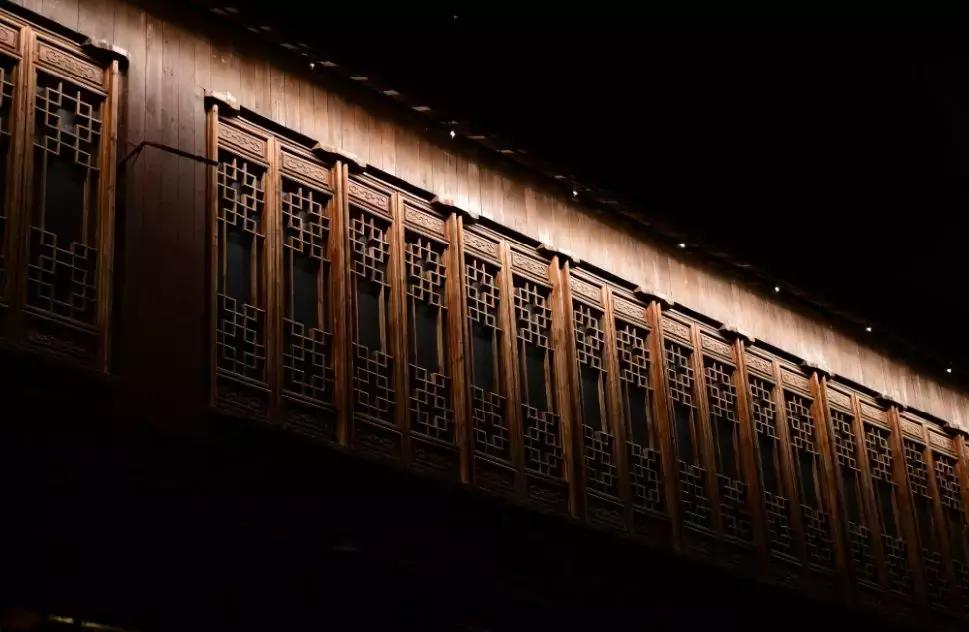 嘉兴西塘旁边还有什么好玩的地方,乌镇和西塘都在嘉兴吗