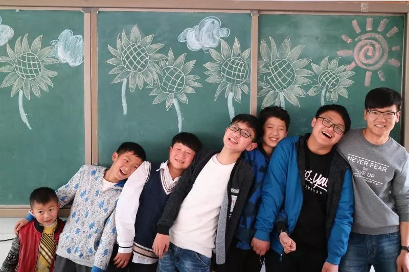 1268名大学生志愿者,20所高校志愿者