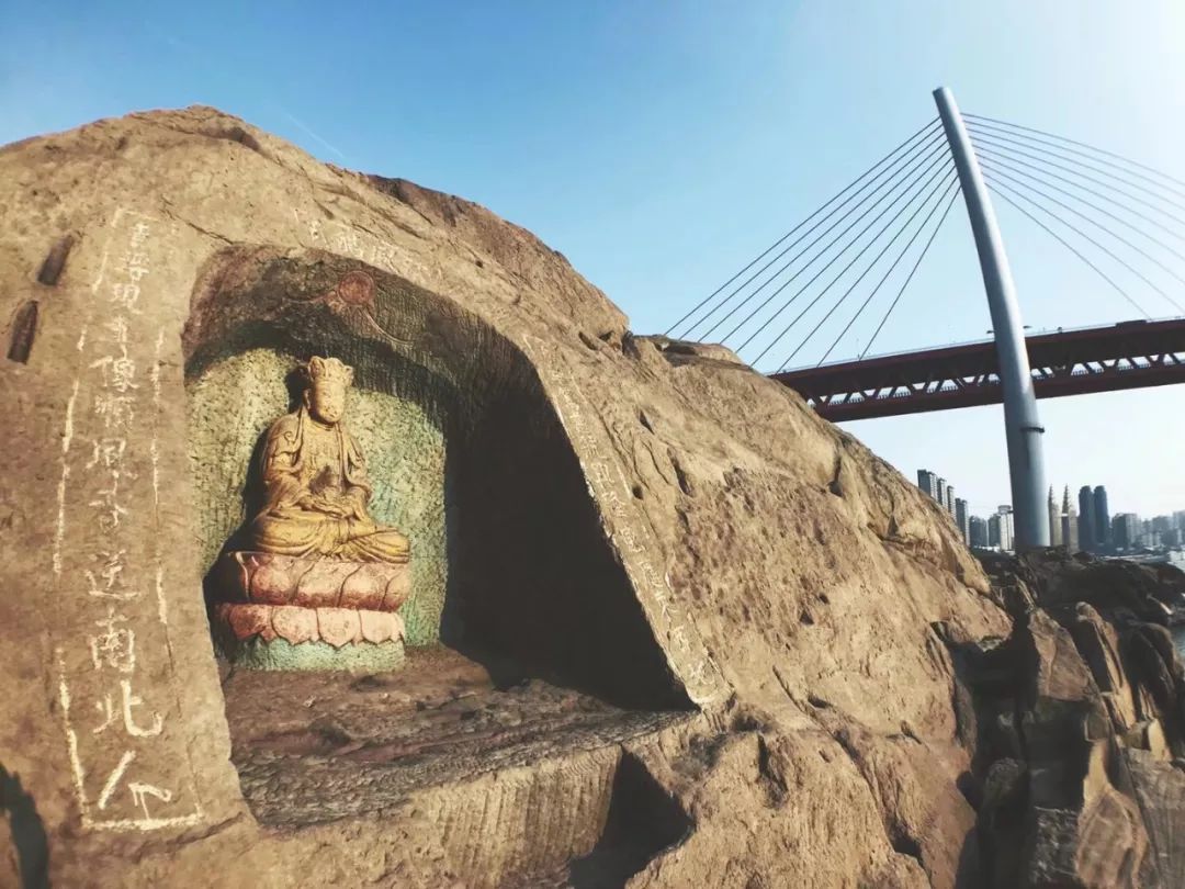 重庆夜景真的比香港好看吗,重庆夜景为什么比香港还繁华