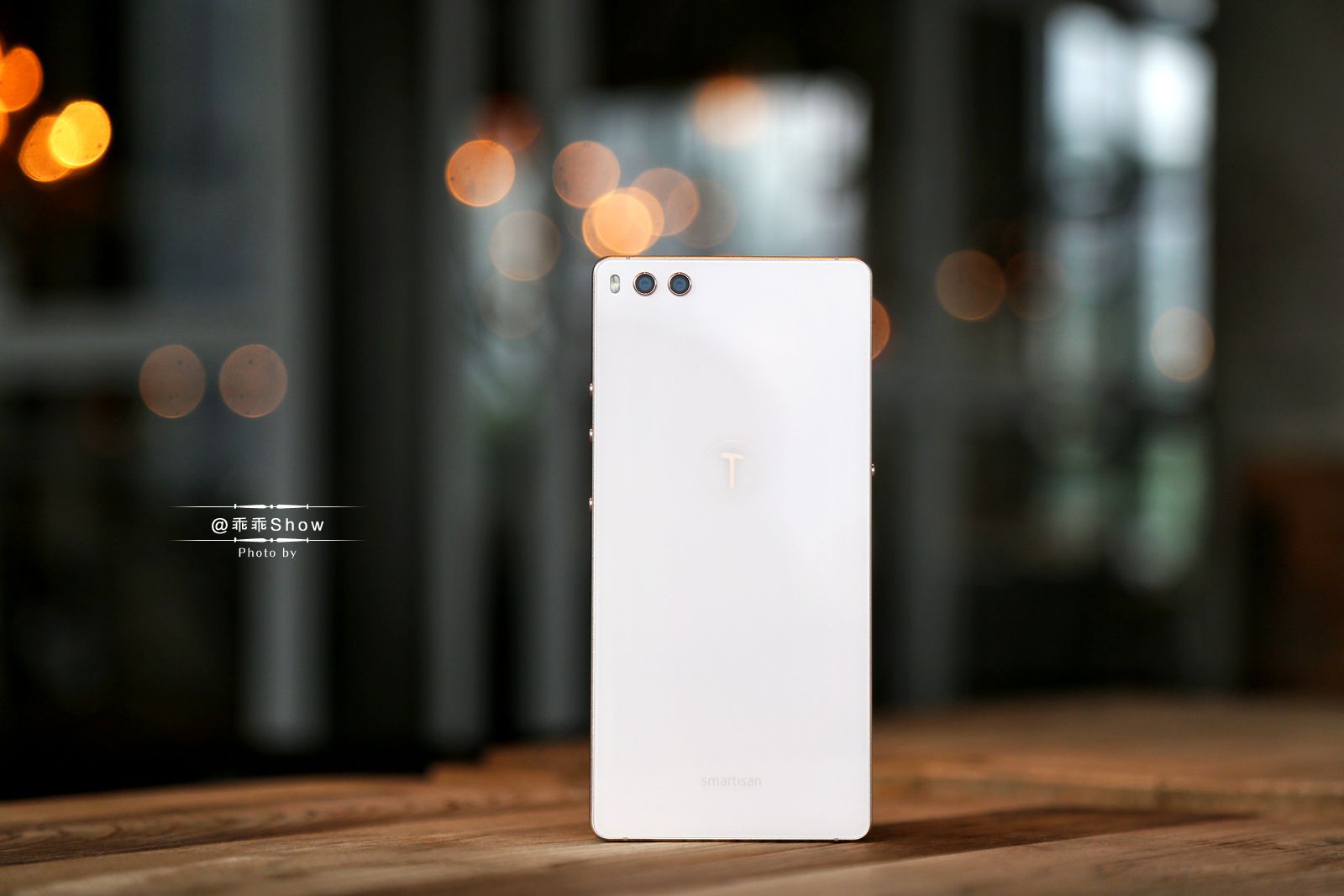 坚果3发布会刘海屏视频,坚果3现在值得买吗