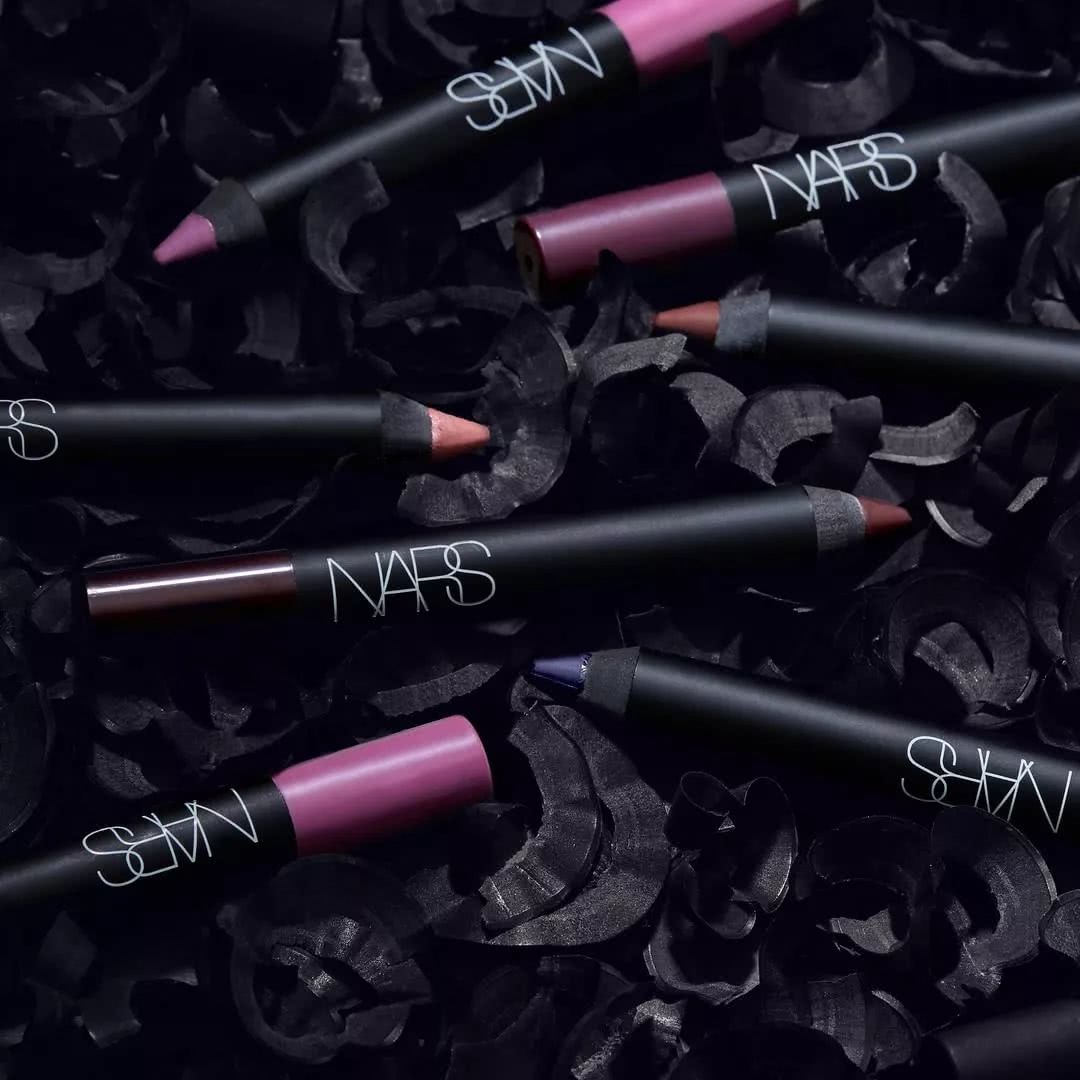 这个牌子出什么都火到断货，女生必须入一个